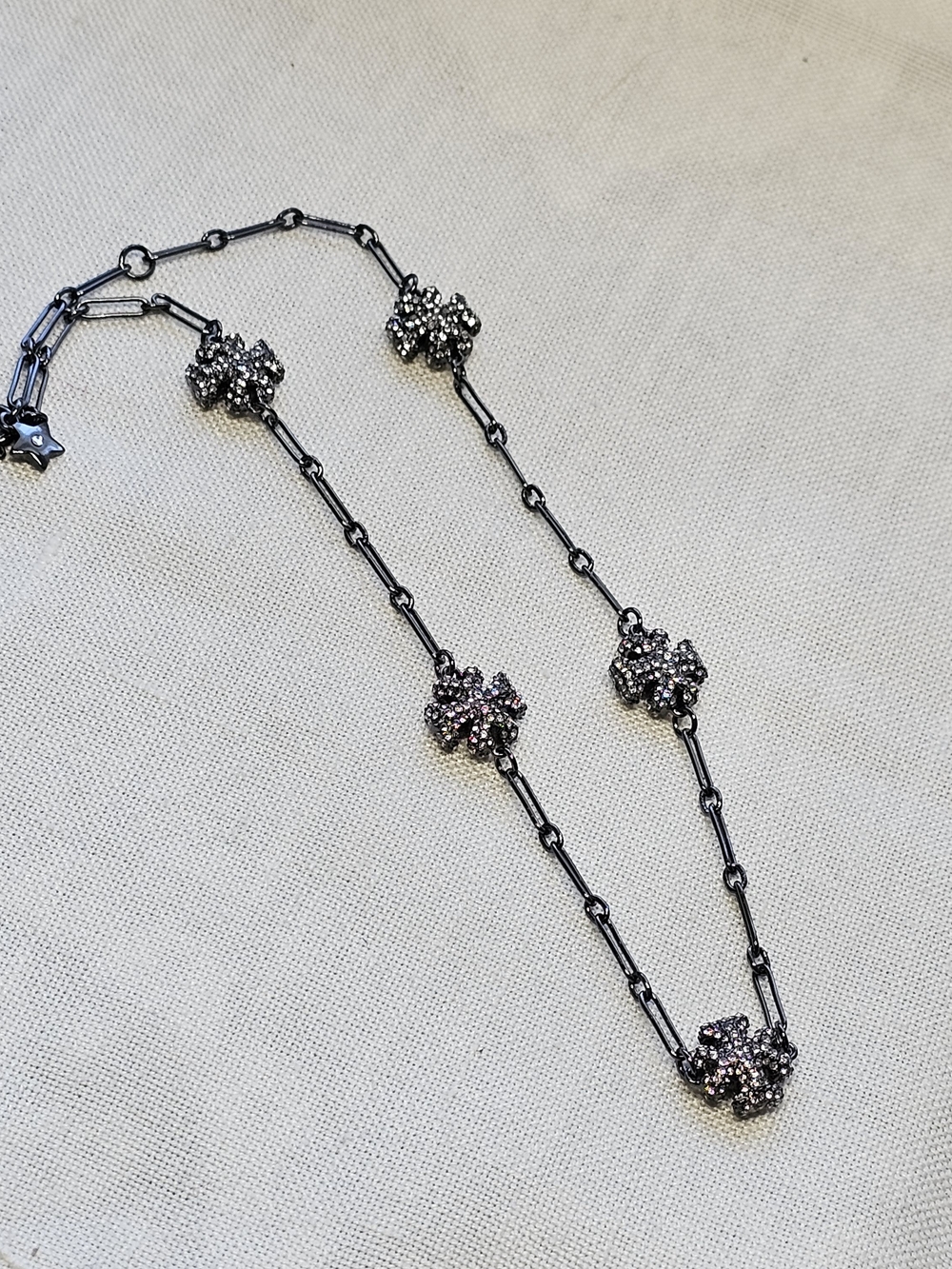 Tory Burch Forget Me Not Necklace Gunmetal Black & Silver New 13 Inches